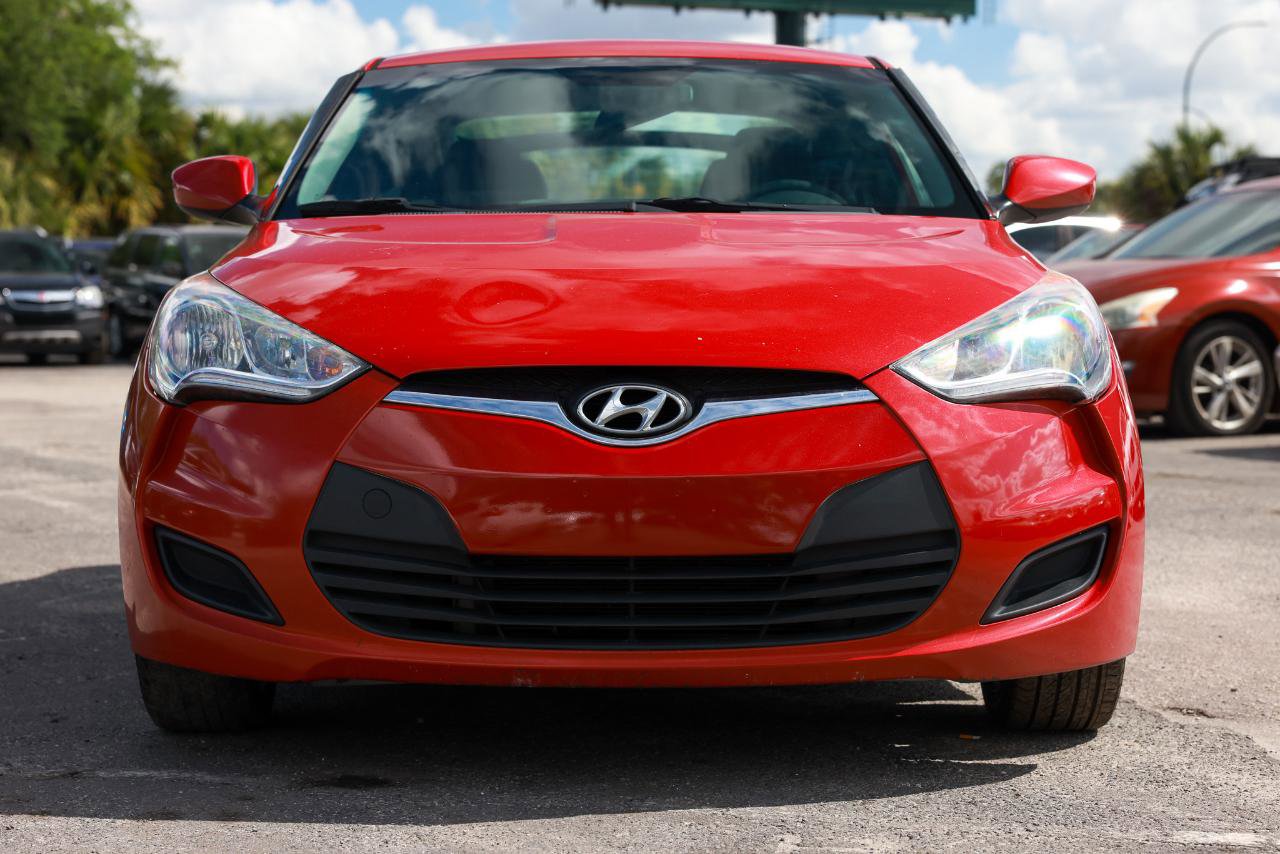 Used 2016 Hyundai Veloster FWD image 17