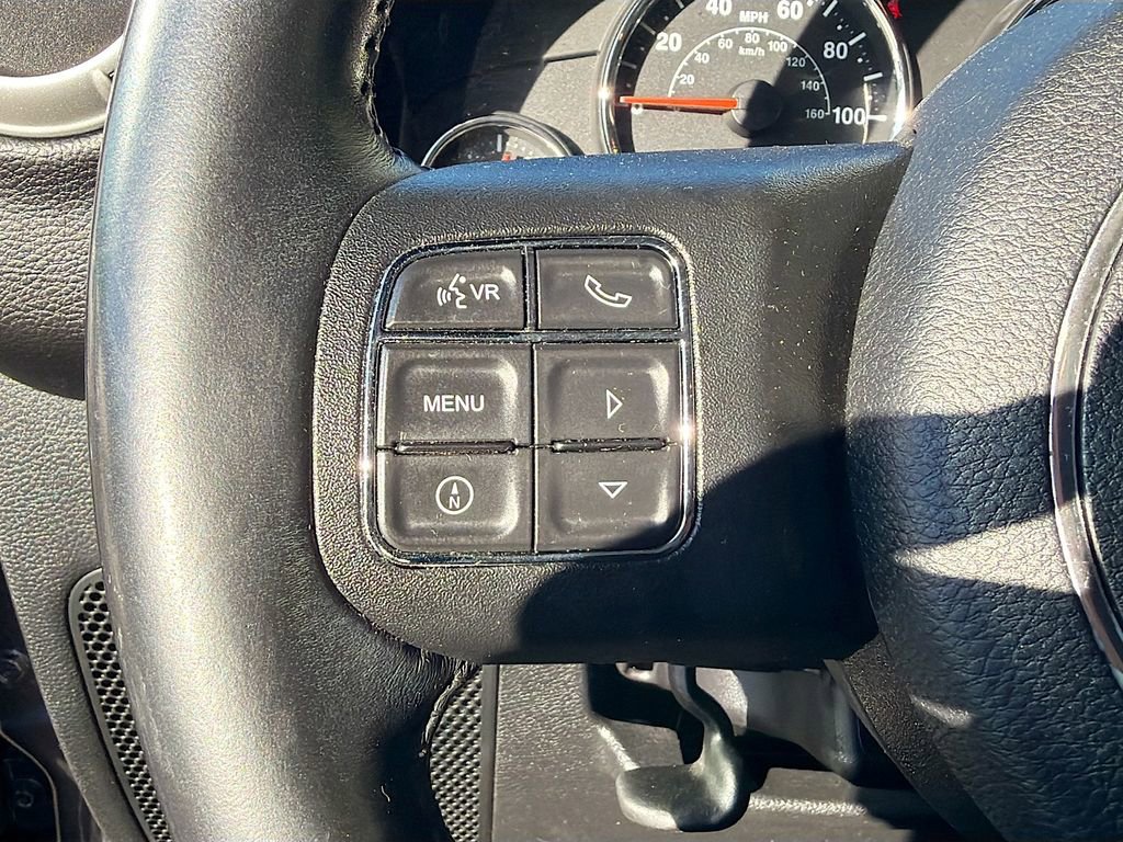 Used 2017 Jeep Wrangler Unlimited Sahara w/ Connectivity Group AWD/4WD image 28