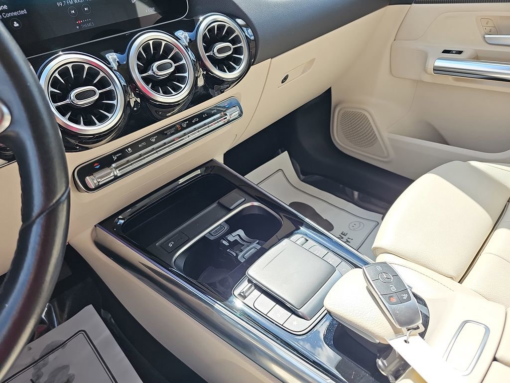 Used 2021 Mercedes-Benz GLA 250 w/ Premium Package image 28