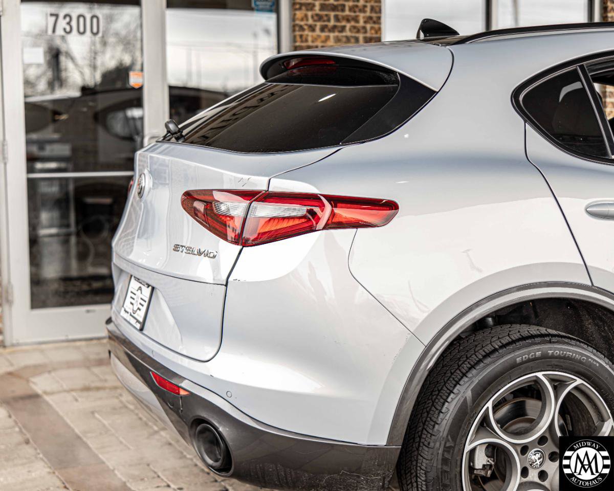Used 2022 Alfa Romeo Stelvio Ti AWD/4WD image 28