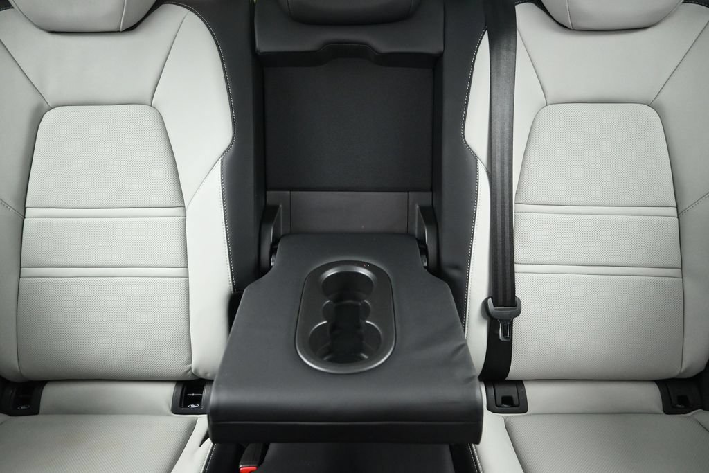 Certified 2024 Porsche Cayenne Turbo AWD/4WD image 21