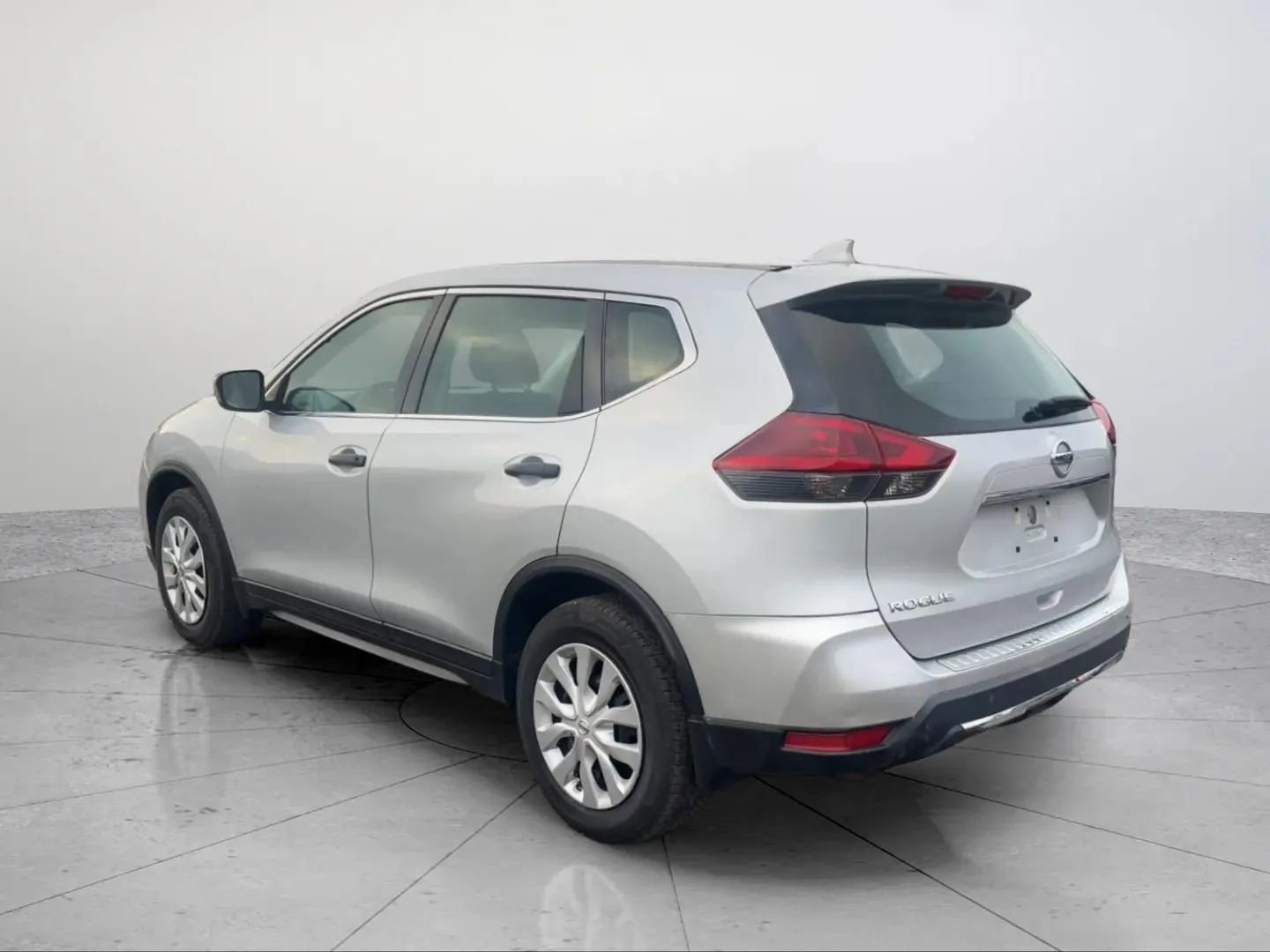 Used 2020 Nissan Rogue S image 5