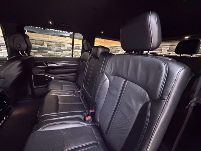 Used 2022 Jeep Wagoneer Series III w/ Convenience Group I image 30