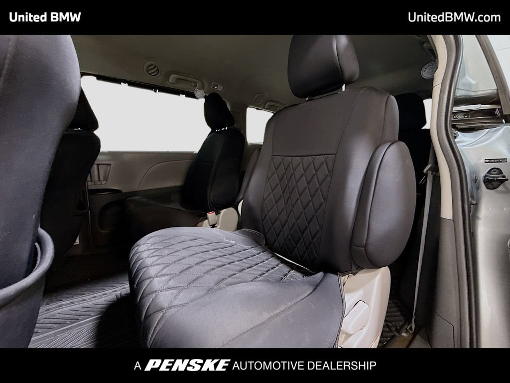 Used 2015 Toyota Sienna LE FWD image 11