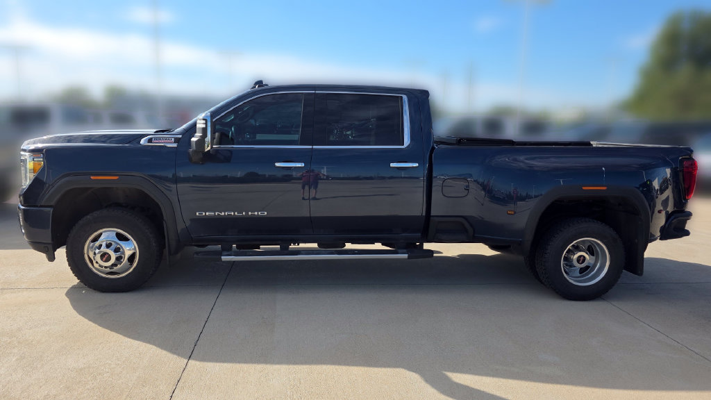 Used 2021 GMC Sierra 3500 Denali w/ Denali Ultimate Package AWD/4WD image 2