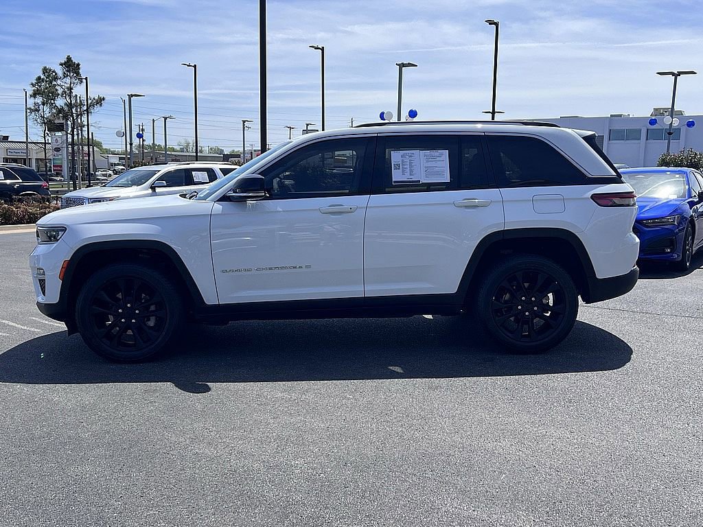 Used 2022 Jeep Grand Cherokee Limited AWD/4WD image 6