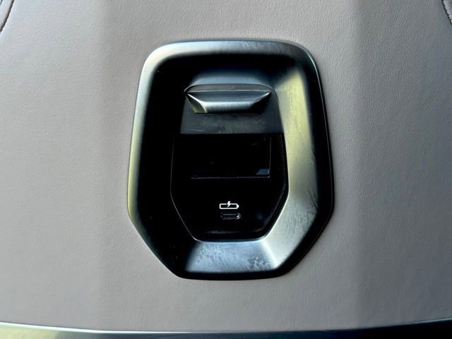 Used 2025 BMW 760i xDrive w/ Executive Package image 38