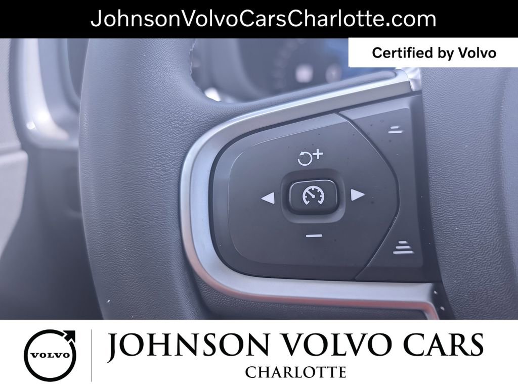 Certified 2025 Volvo XC60 B5 Core AWD/4WD image 17