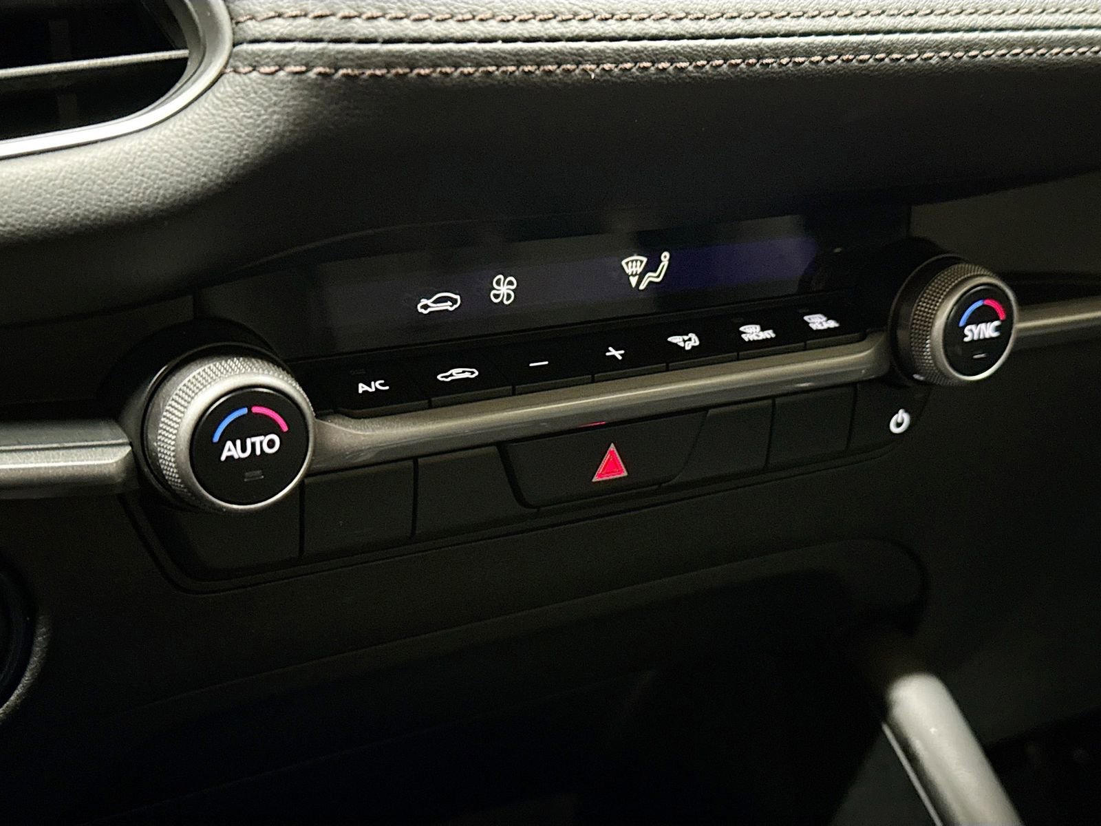 Used 2024 MAZDA MAZDA3 s FWD image 18