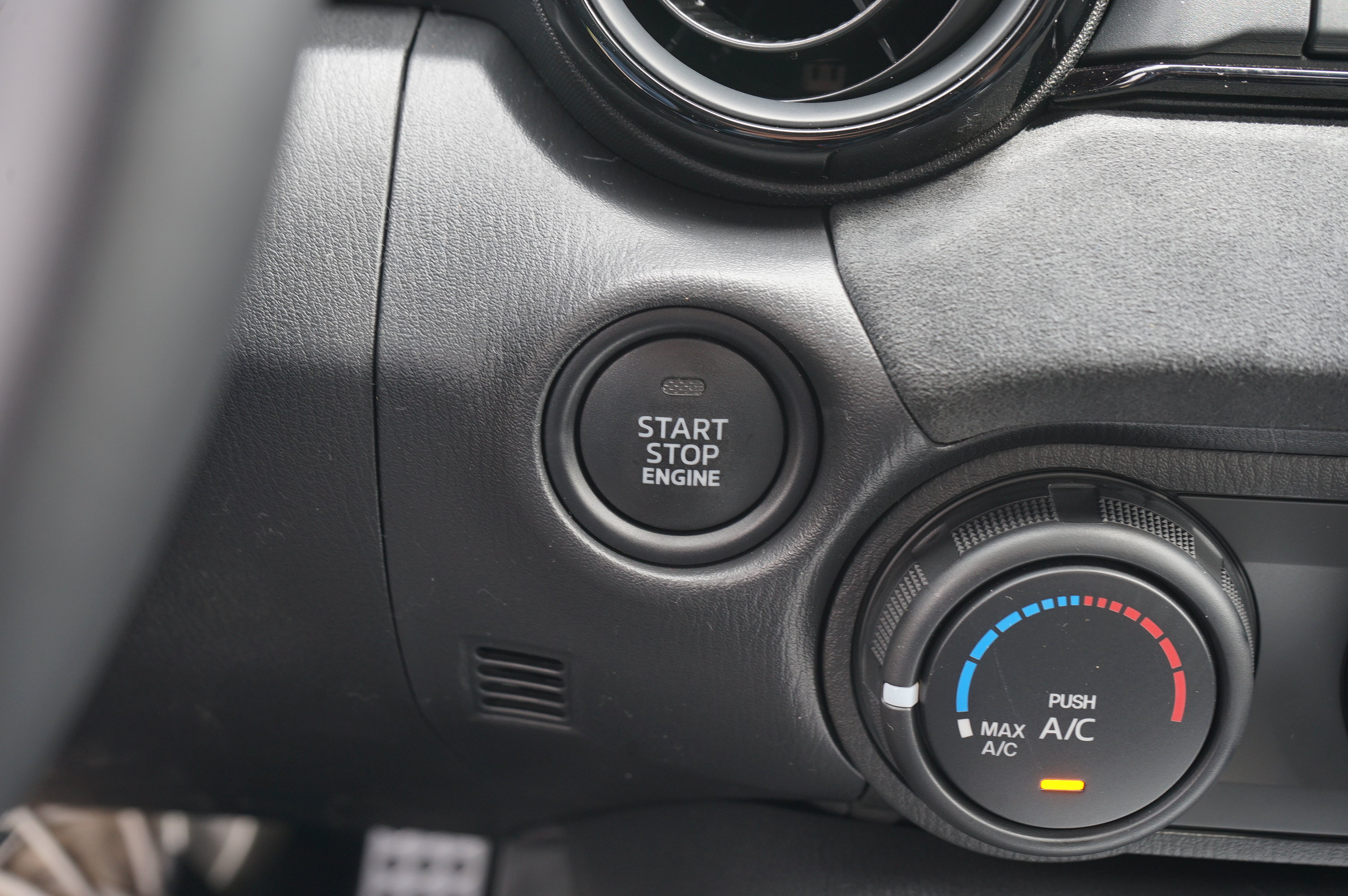 New 2026 MAZDA MX-5 Miata Club w/ Interior Package RWD image 24