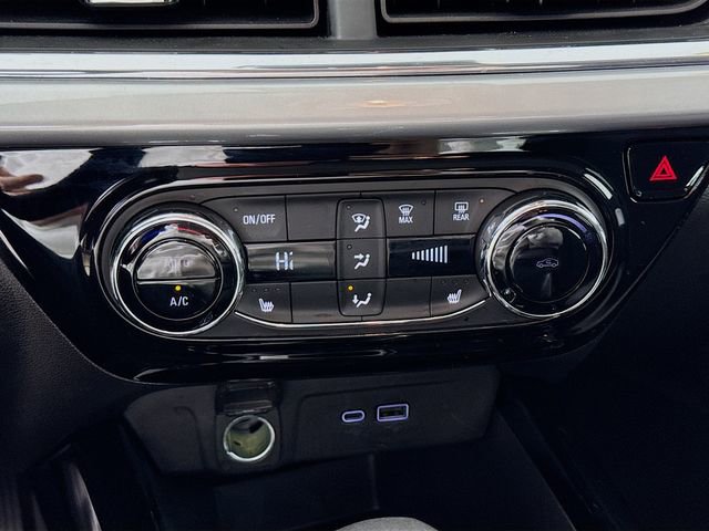 Used 2025 Chevrolet Trax LT w/ LT Convenience Package image 16