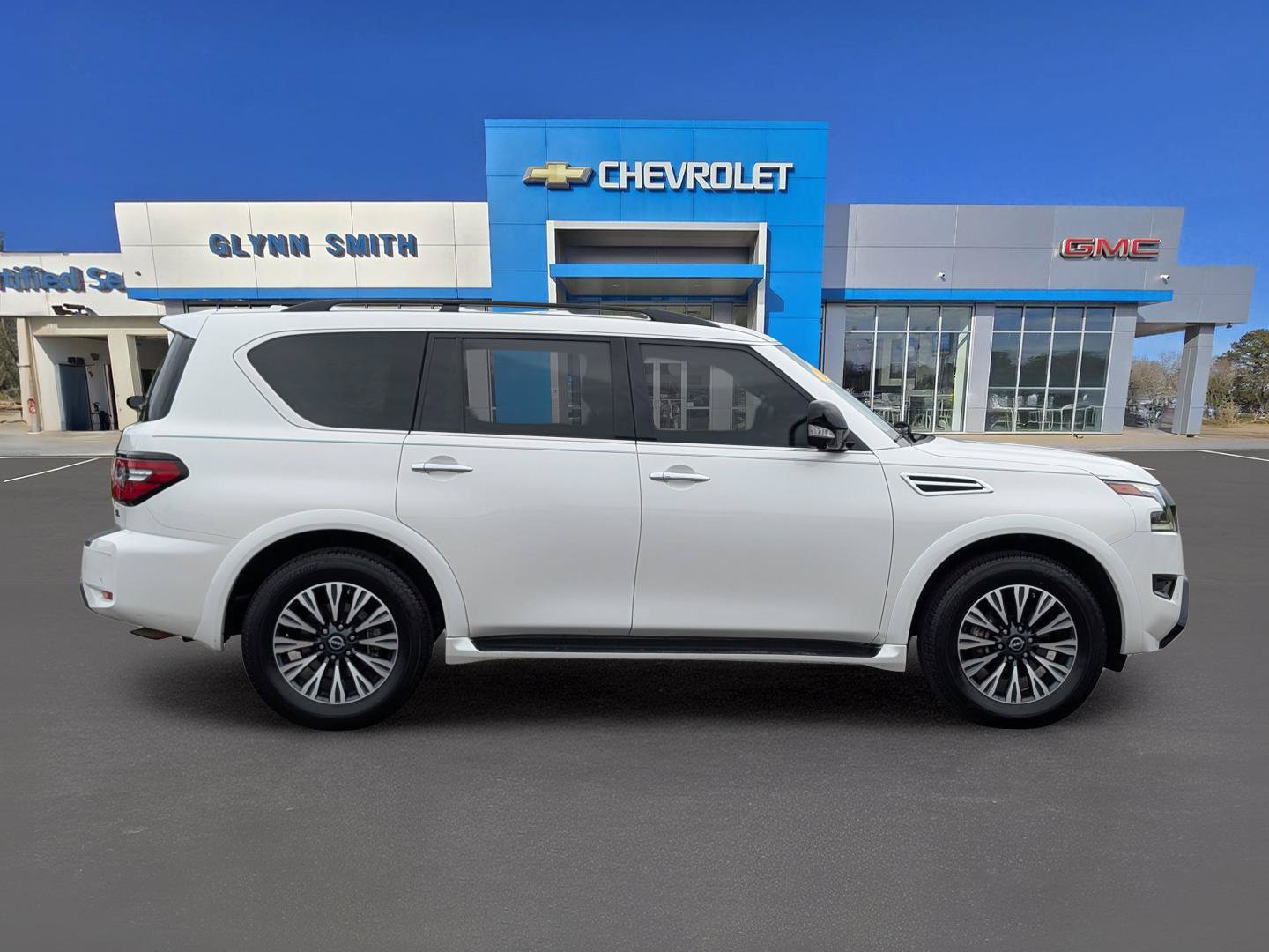 Used 2024 Nissan Armada SL w/ Midnight Edition Package RWD image 7
