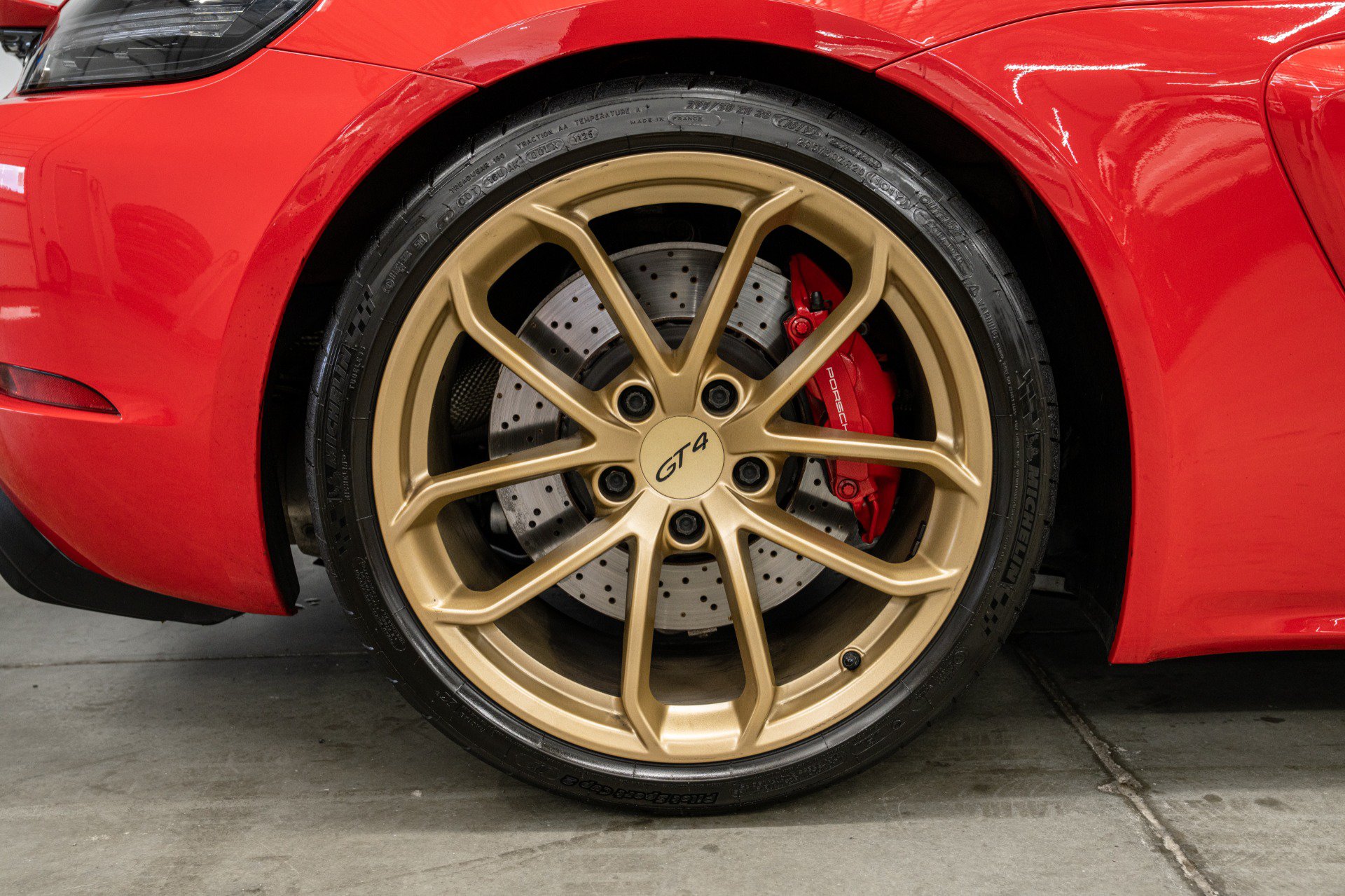 Used 2020 Porsche 718 Cayman GT4 RWD image 42