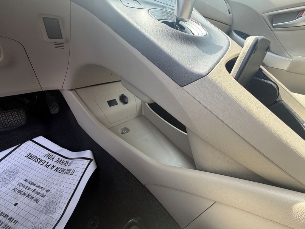 Used 2015 Toyota Prius Three FWD image 17