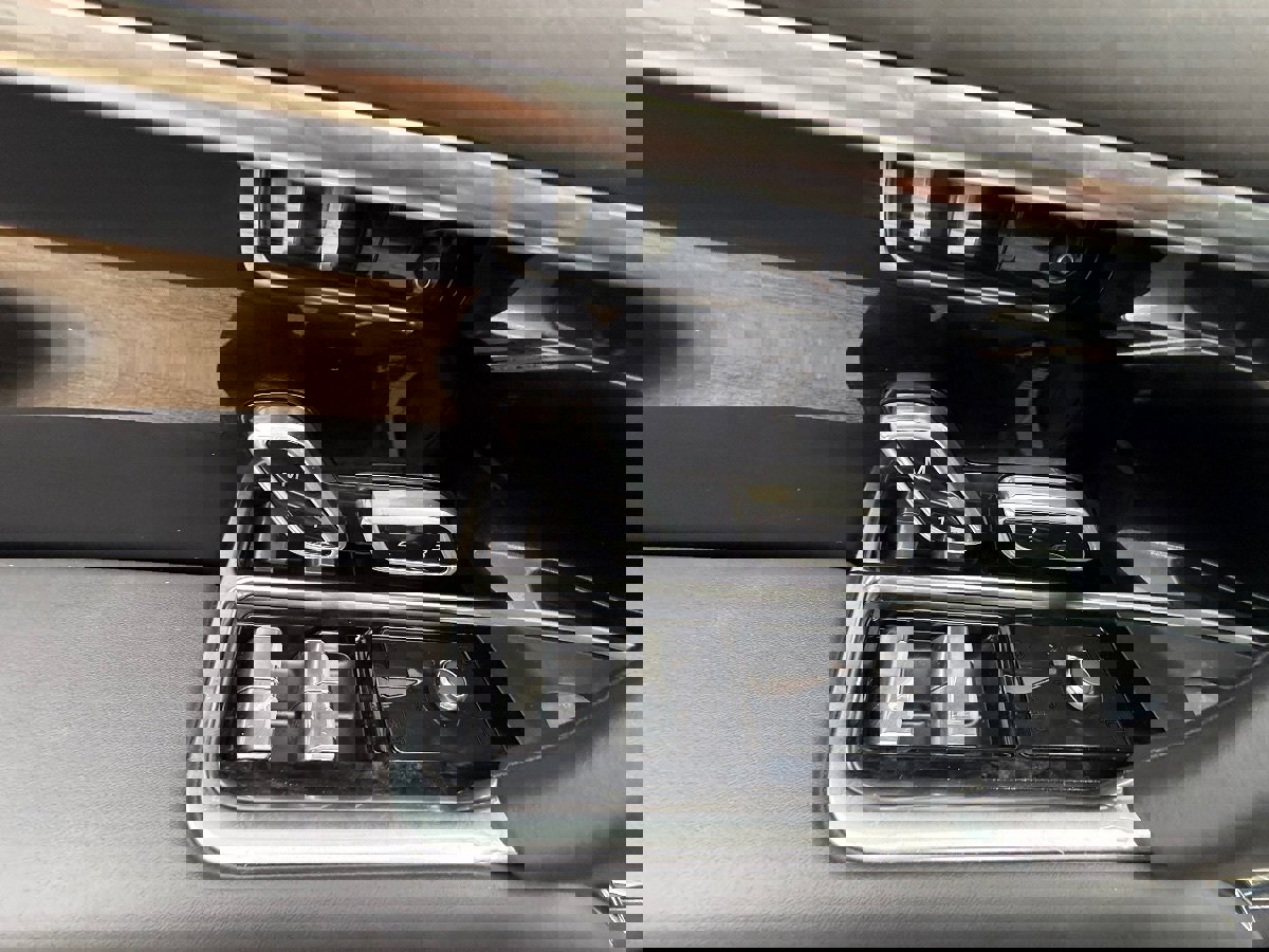 Used 2025 Land Rover Range Rover Long Wheelbase SE image 25