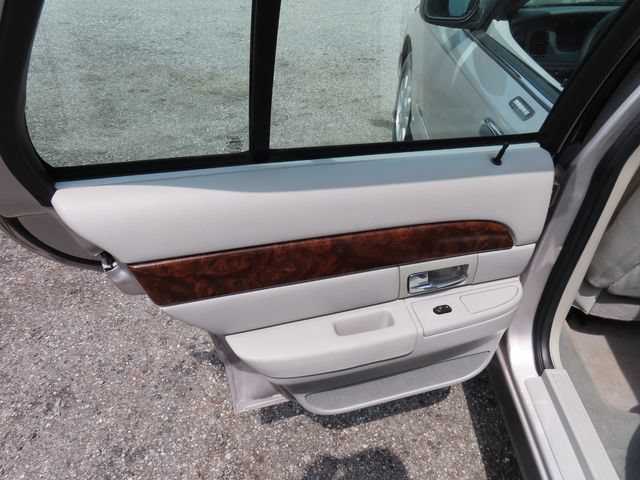 Used 2005 Mercury Grand Marquis LS RWD image 8