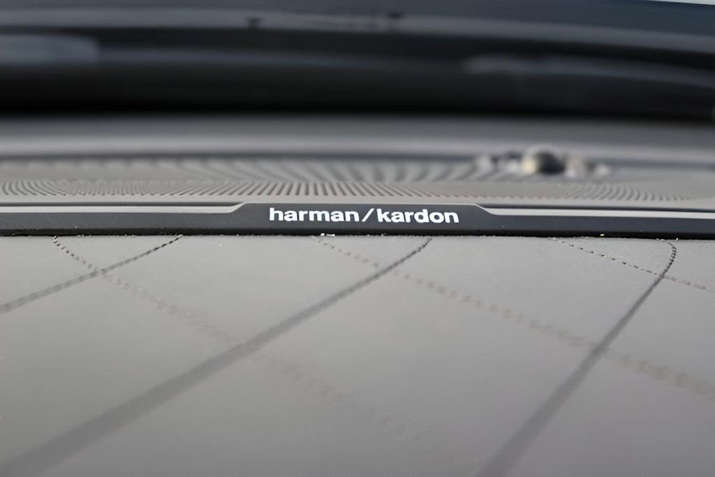 Used 2025 RAM 3500 Limited image 25