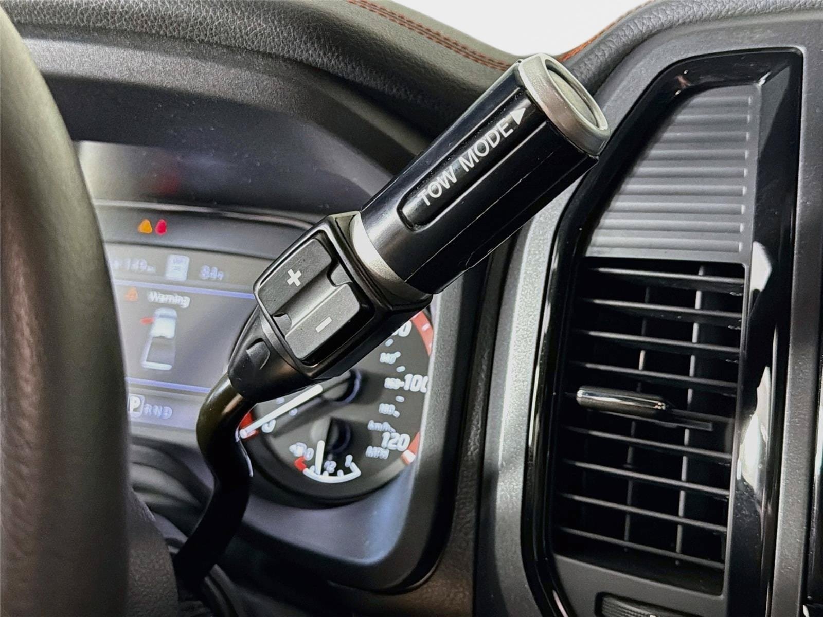 Used 2024 Nissan Titan PRO-4X w/ Pro-4x Convenience Package AWD/4WD image 19