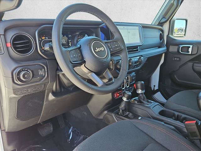 Used 2025 Jeep Wrangler Unlimited Rubicon AWD/4WD image 10