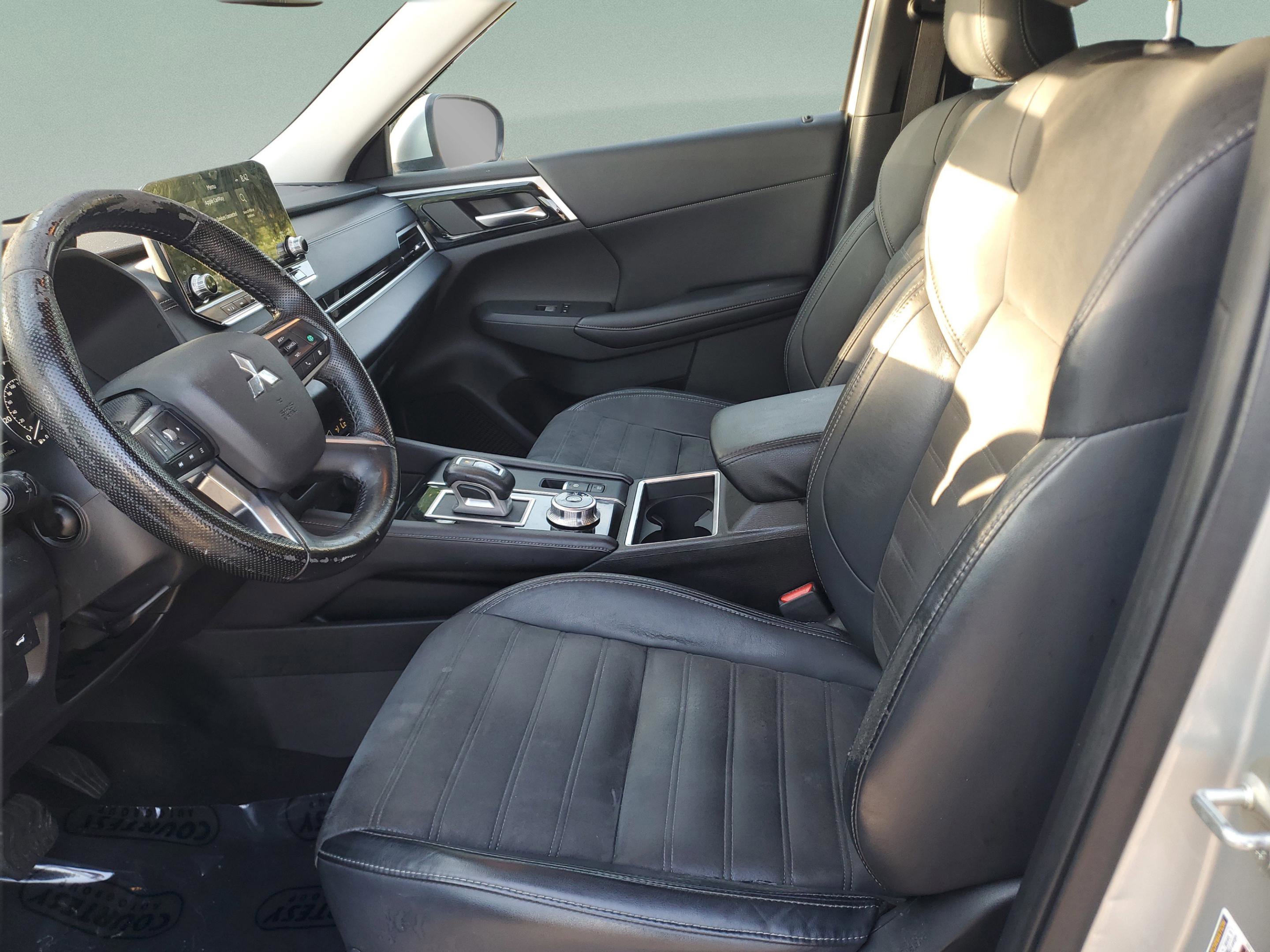 Used 2022 Mitsubishi Outlander SE image 20