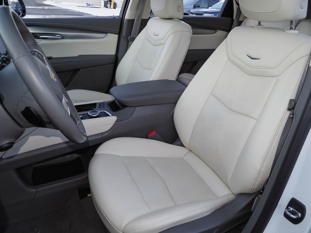 Used 2023 Cadillac XT5 Premium Luxury w/ Technology Package image 24