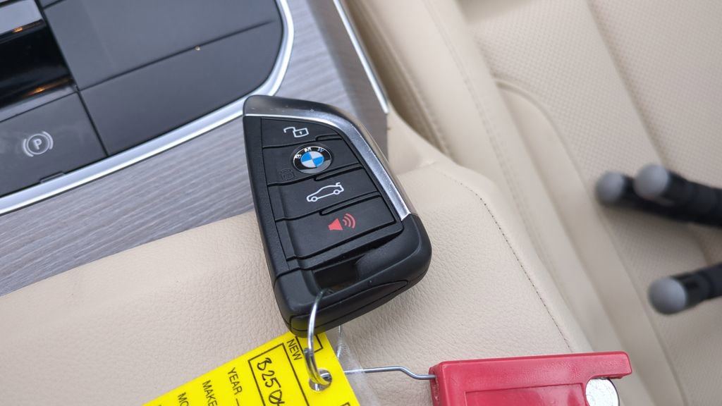 Certified 2025 BMW 430i w/ Parking Assistance Package RWD image 25