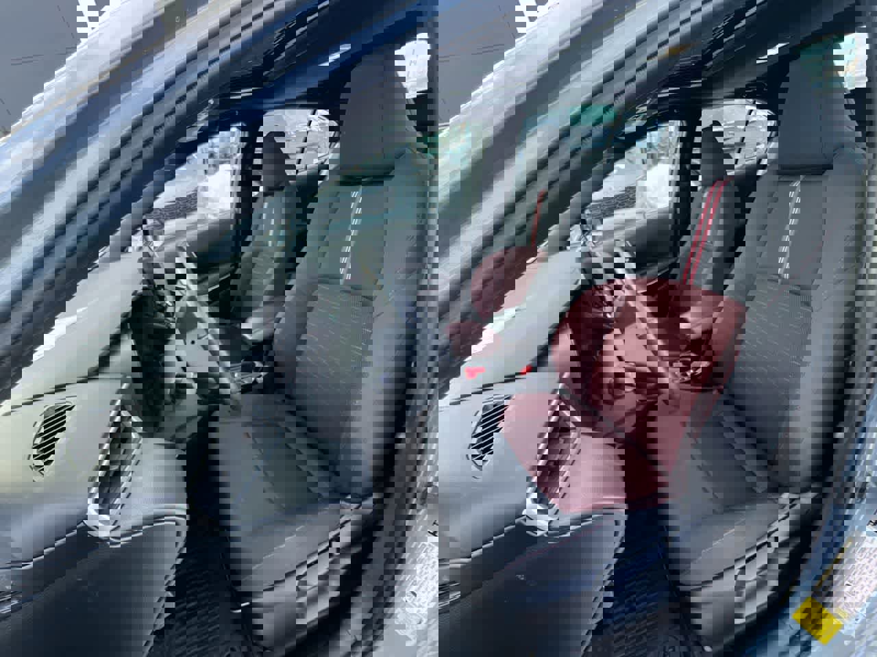 Used 2023 Toyota Corolla SE w/ SE Premium Package image 11