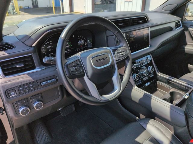 Used 2024 GMC Yukon XL Denali AWD/4WD image 32