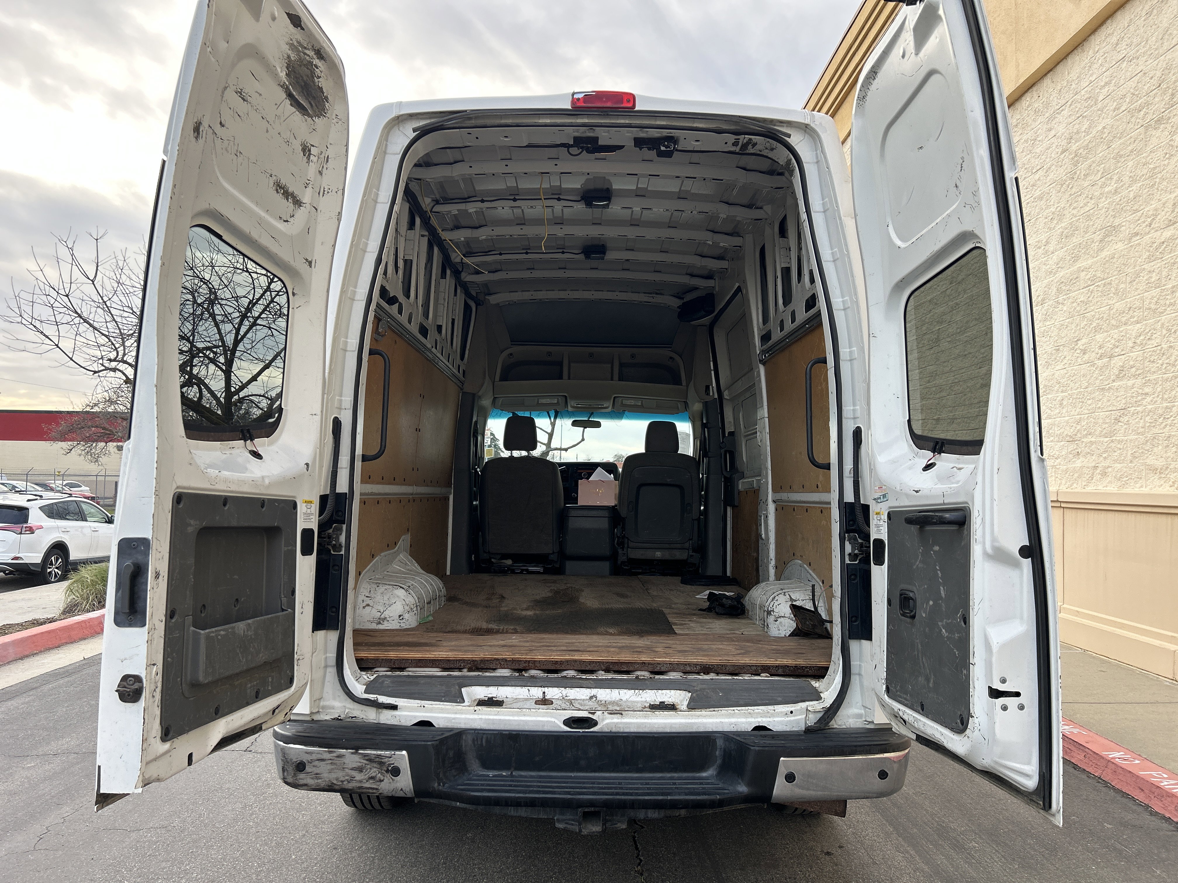 Used 2012 Nissan NV 2500 SV w/ Side Curtain Airbag Pkg image 9