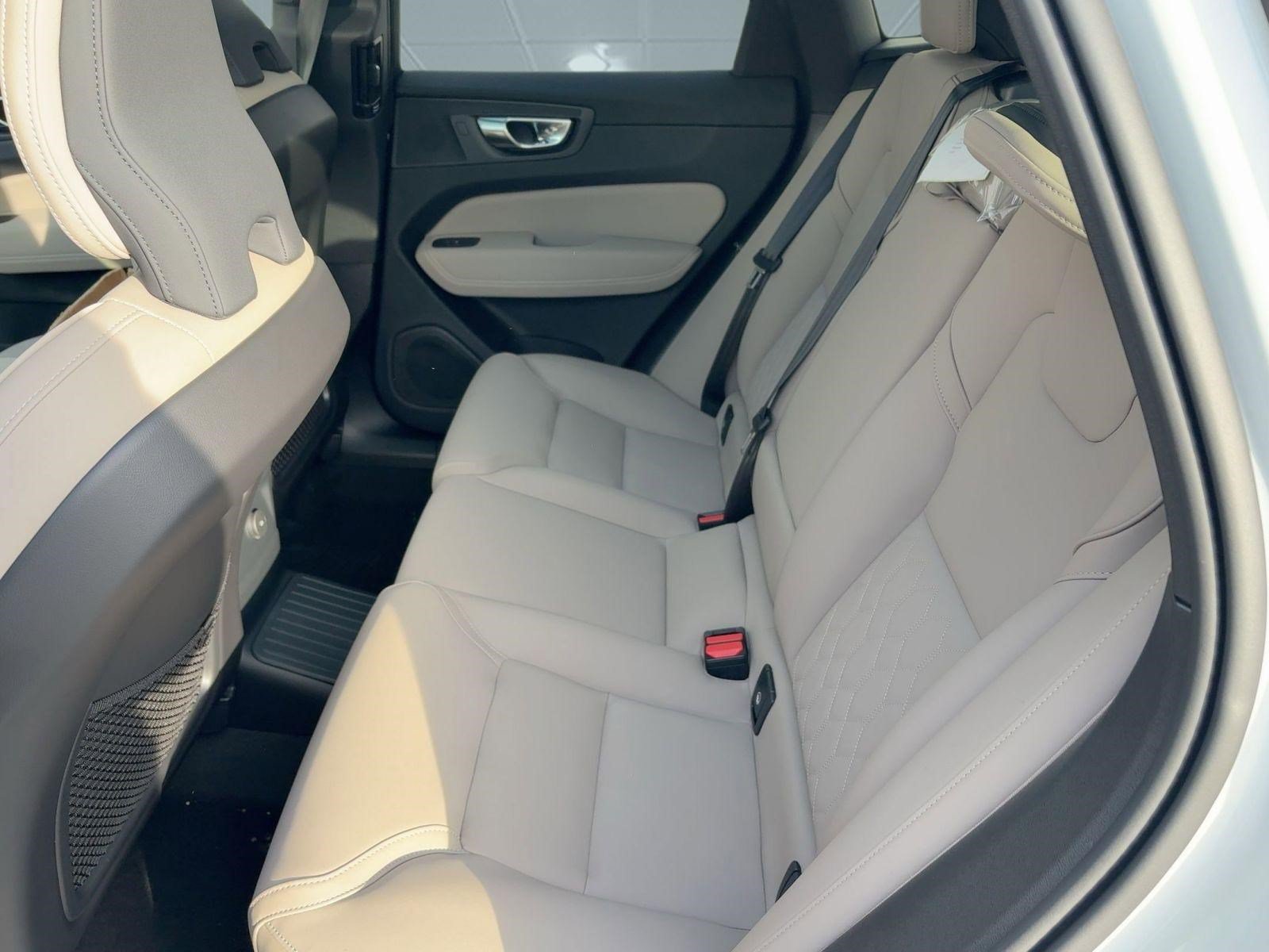 New 2026 Volvo XC60 T8 Plus w/ Protection Package Premier AWD/4WD image 14