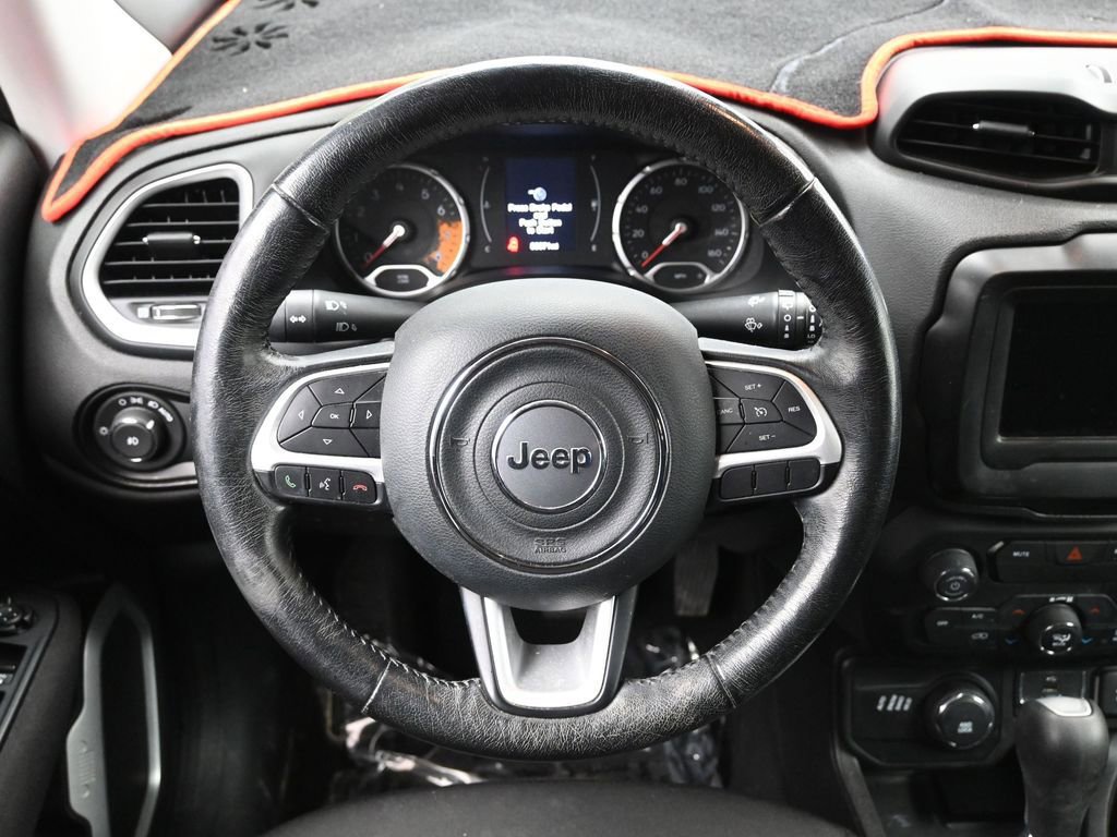 Used 2018 Jeep Renegade Latitude w/ Cold Weather Group image 22