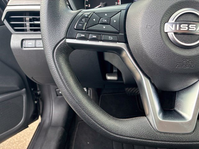 Used 2024 Nissan Altima 2.5 SV FWD image 14