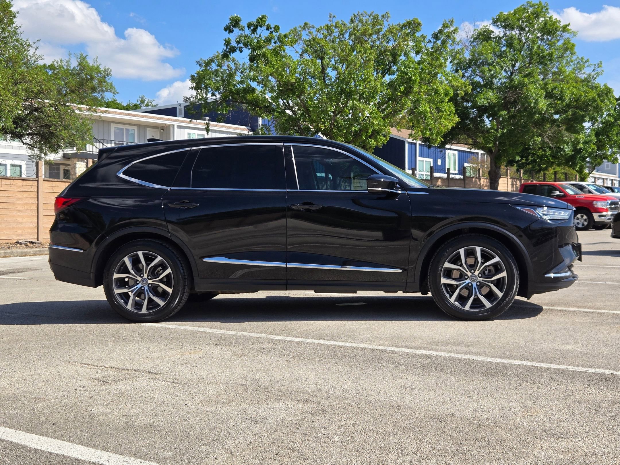 Certified 2023 Acura MDX SH-AWD w/ Technology Package image 2