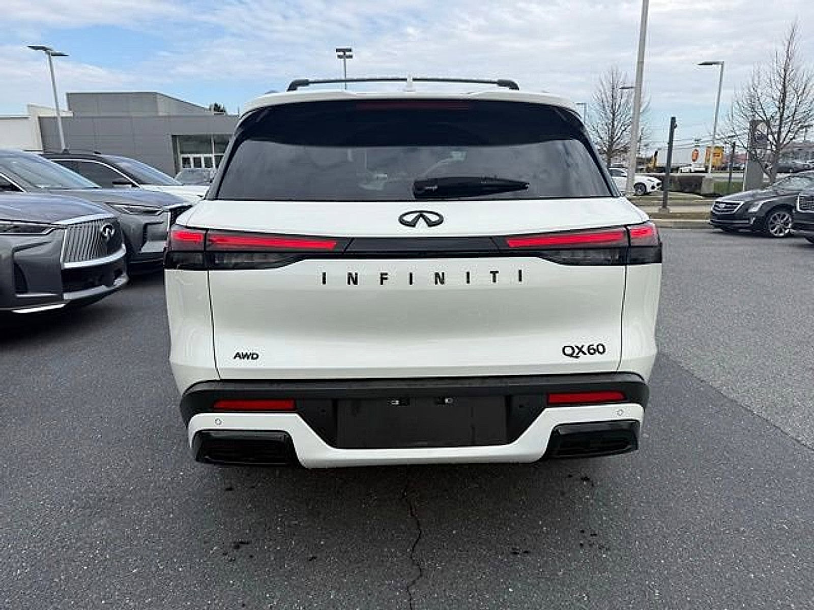 Certified 2025 INFINITI QX60 Luxe w/ Black Edition image 11