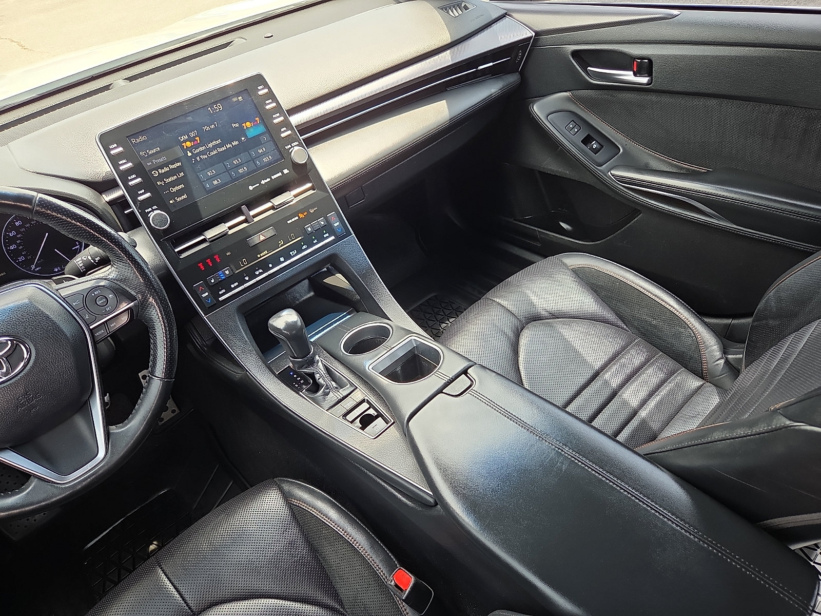 Used 2019 Toyota Avalon Touring FWD image 12