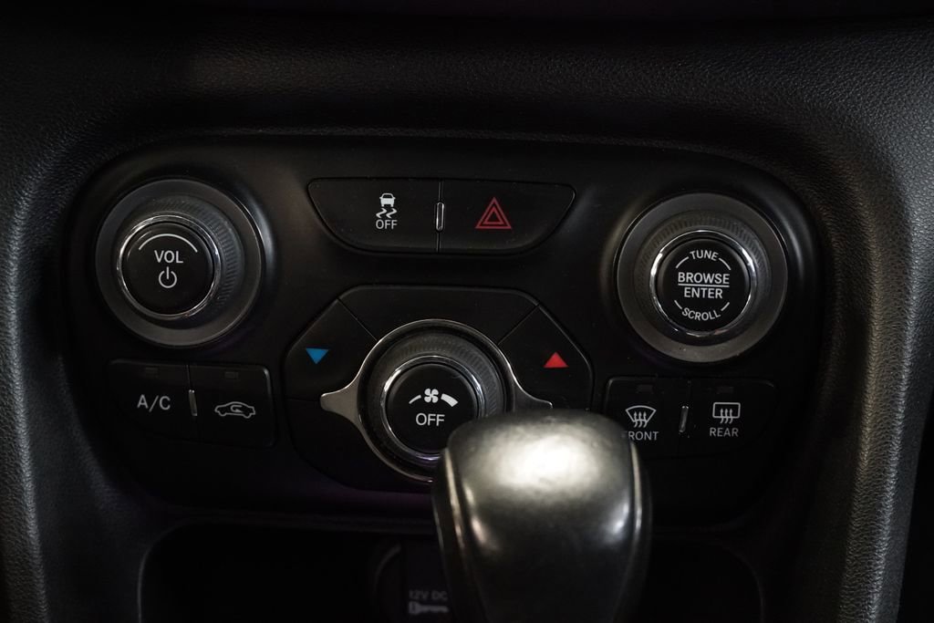 Used 2015 Dodge Dart SXT FWD image 18