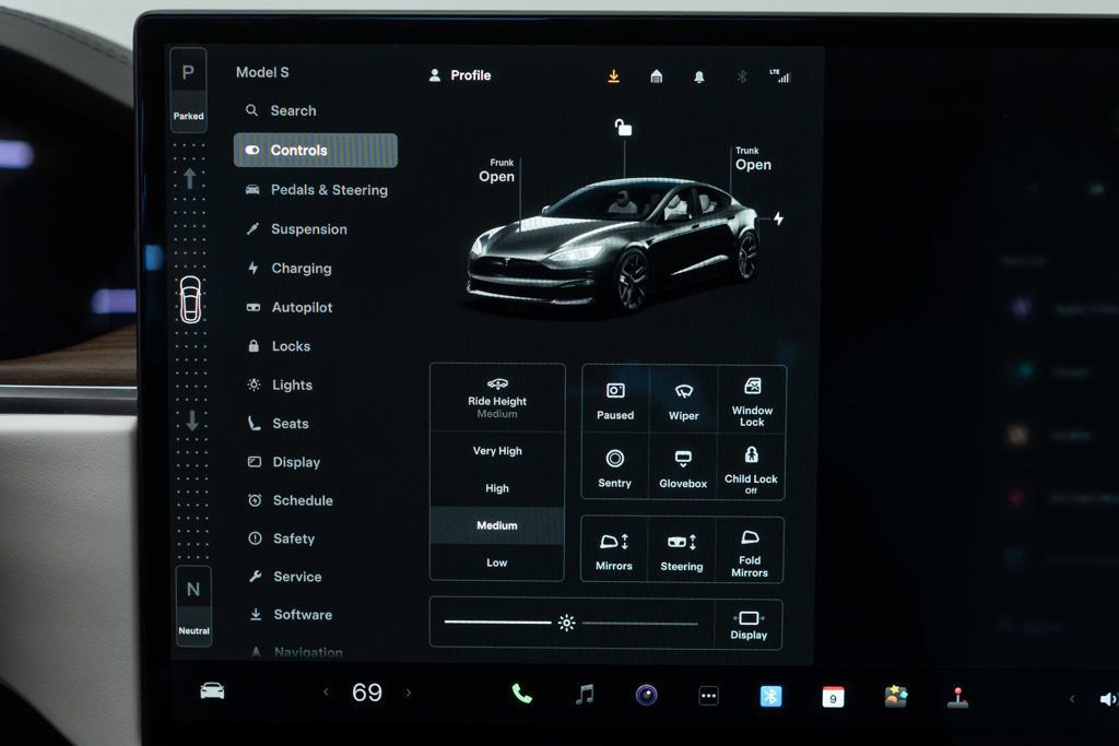 Used 2022 Tesla Model S Standard Range image 21