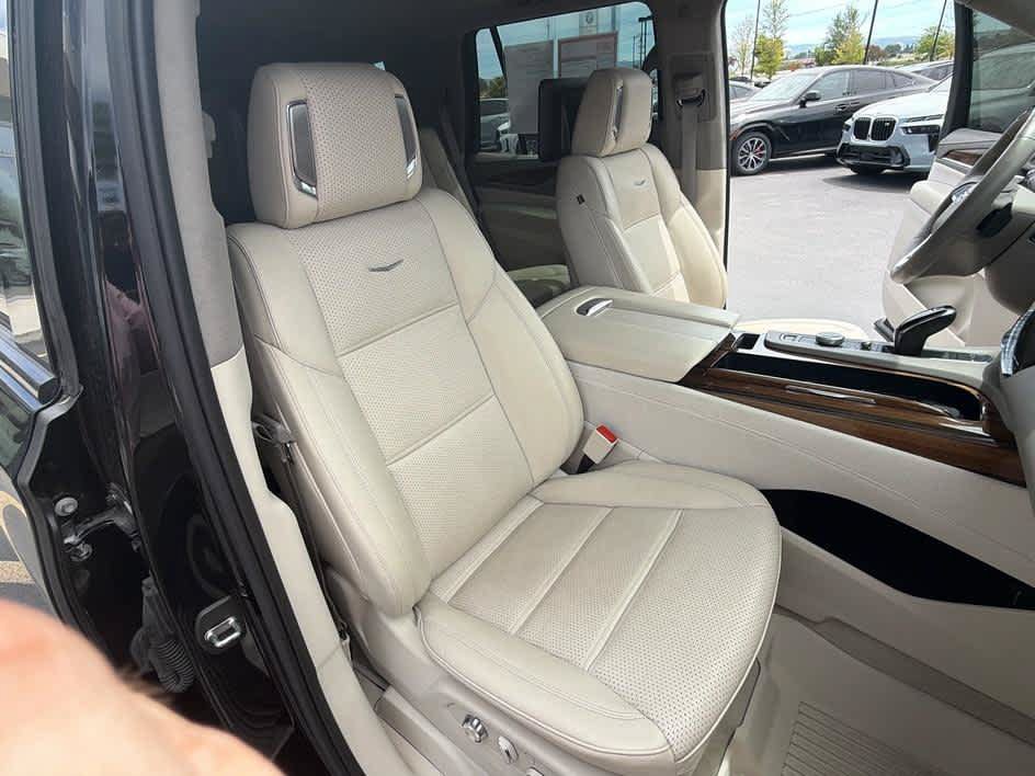 Used 2022 Cadillac Escalade Sport Platinum AWD/4WD image 29