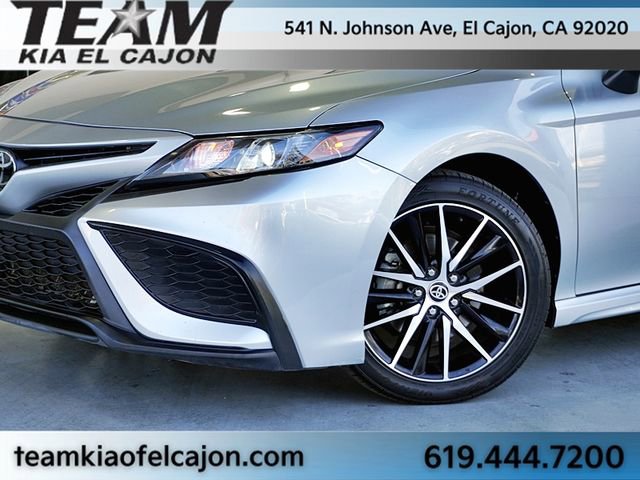 Used 2023 Toyota Camry SE image 3