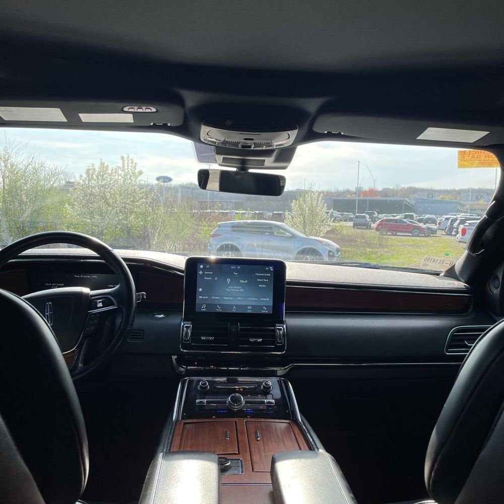 Used 2019 Lincoln Navigator Reserve w/ Cargo Package AWD/4WD image 9