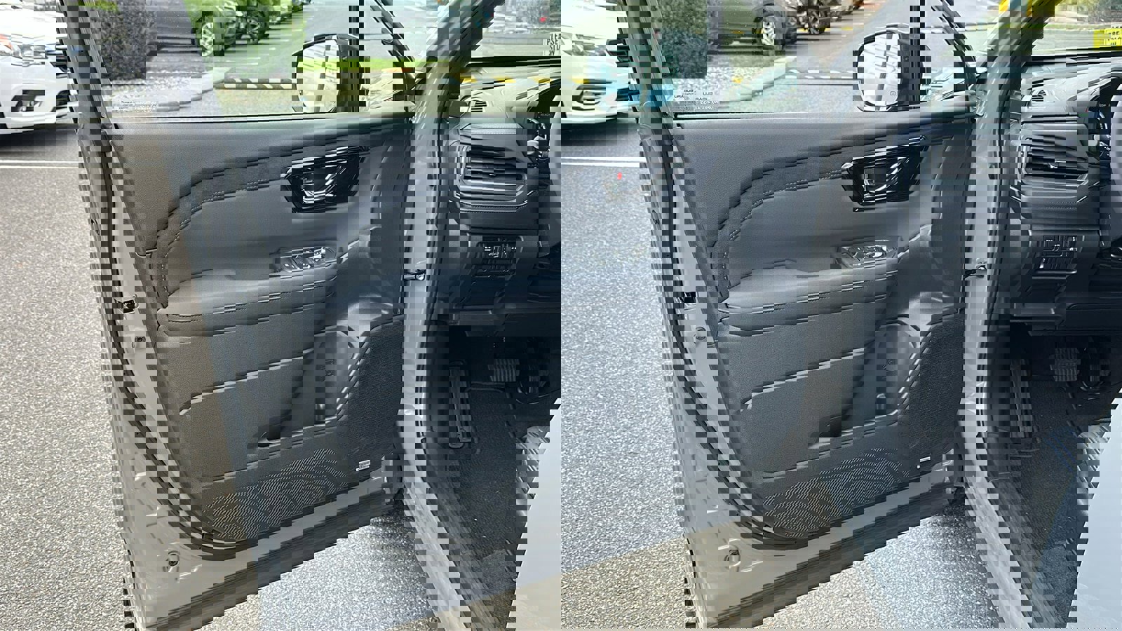 Certified 2025 Subaru Forester Limited image 9