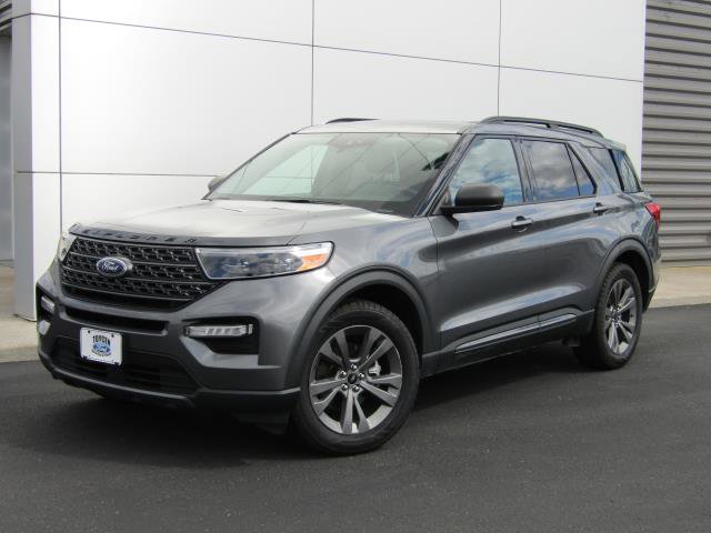 Used 2021 Ford Explorer XLT w/ Equipment Group 202A AWD/4WD image 32