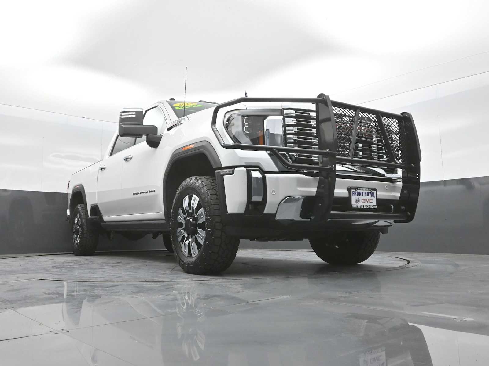 Used 2024 GMC Sierra 3500 Denali w/ Denali Reserve Package AWD/4WD image 37