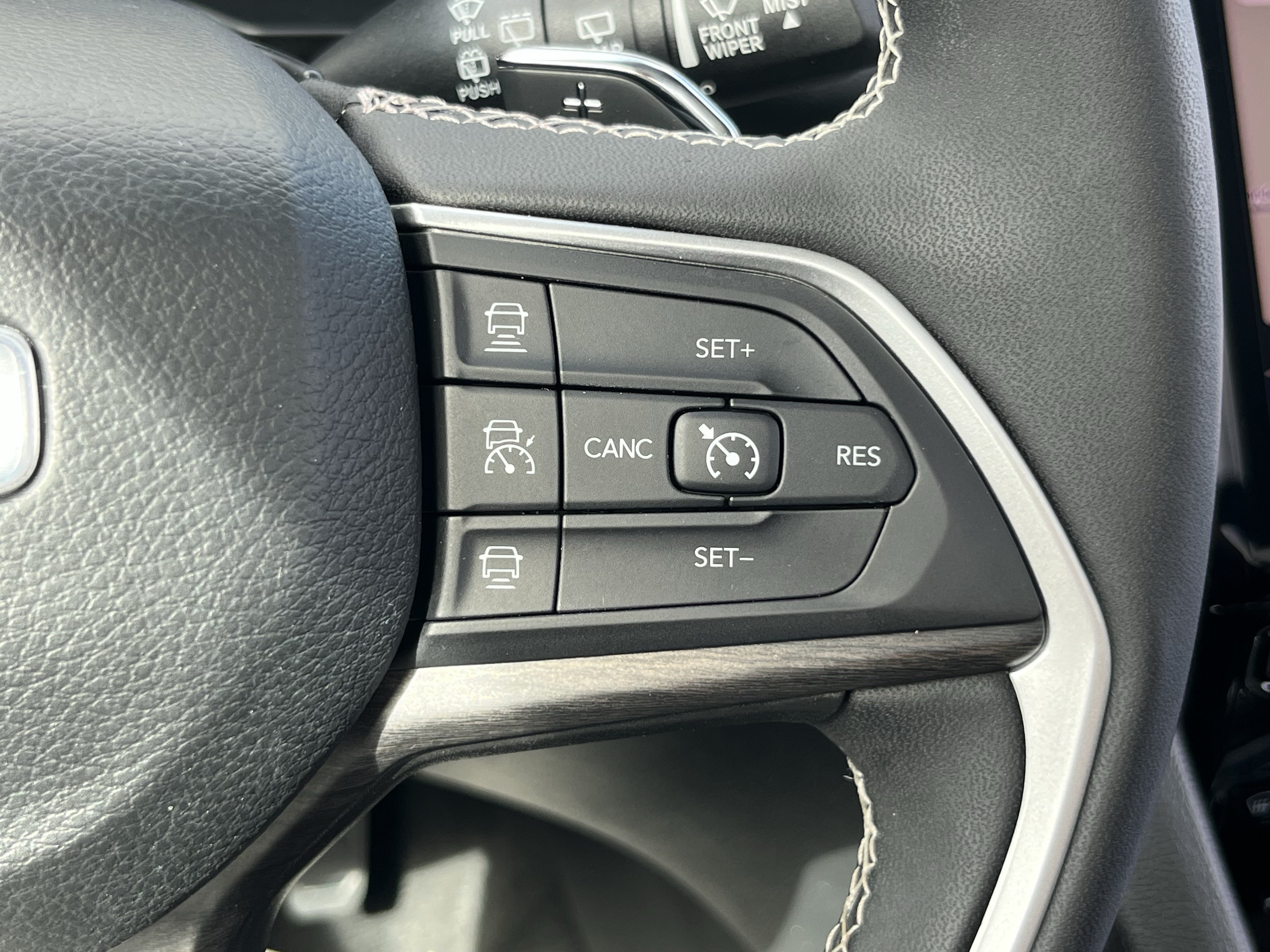 Used 2023 Jeep Grand Cherokee 4WD 4xe w/ Luxury Tech Group II image 29