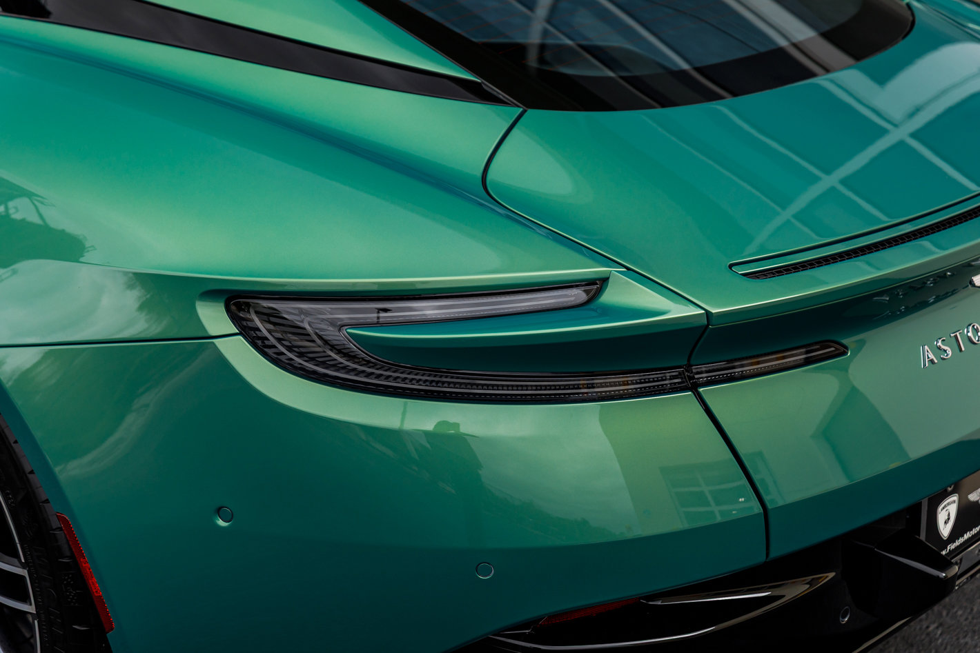 Used 2025 Aston Martin DB12 Coupe image 14
