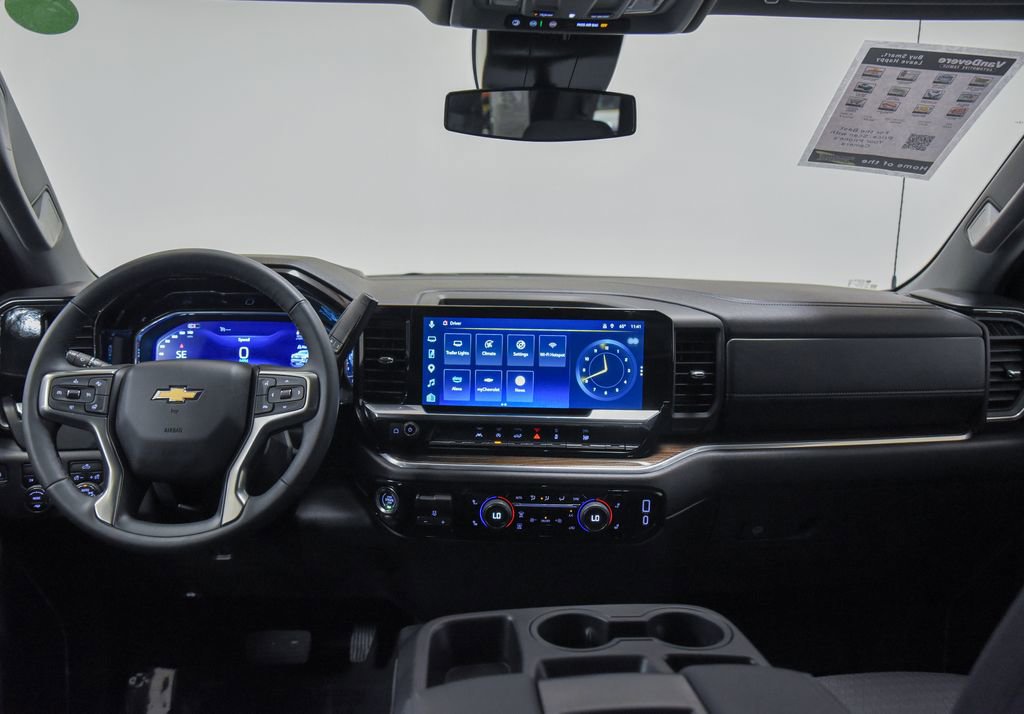 Used 2025 Chevrolet Silverado 1500 LT image 2