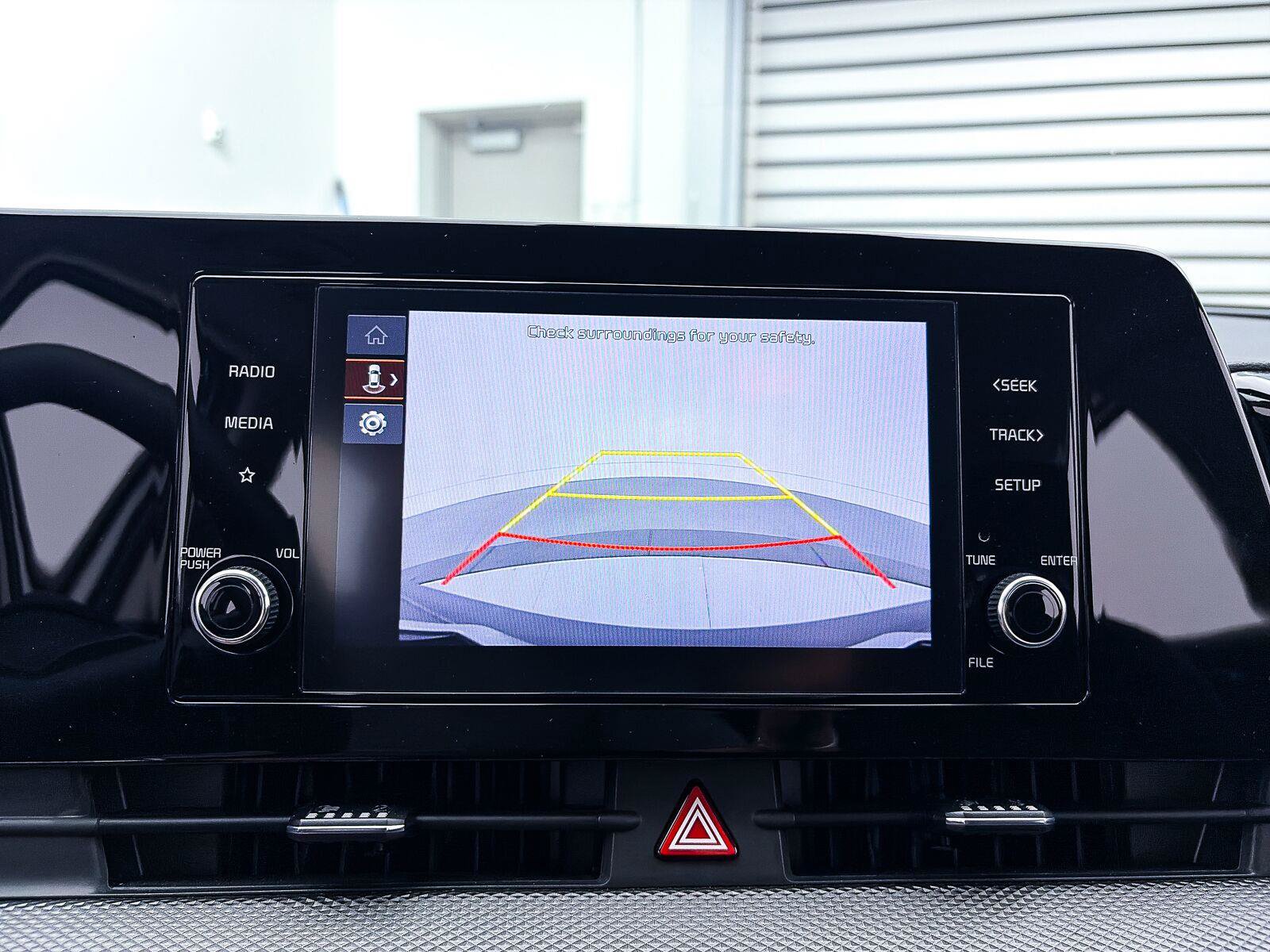 Used 2025 Kia Sportage LX FWD image 4