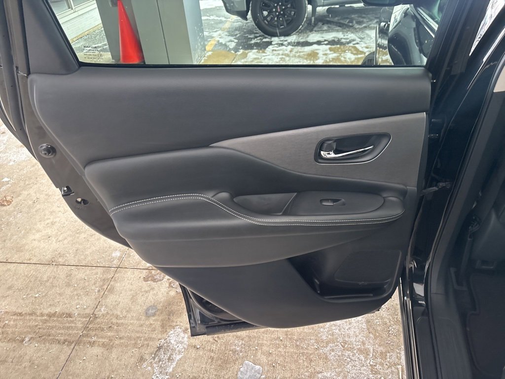 Used 2024 Nissan Murano SV image 21