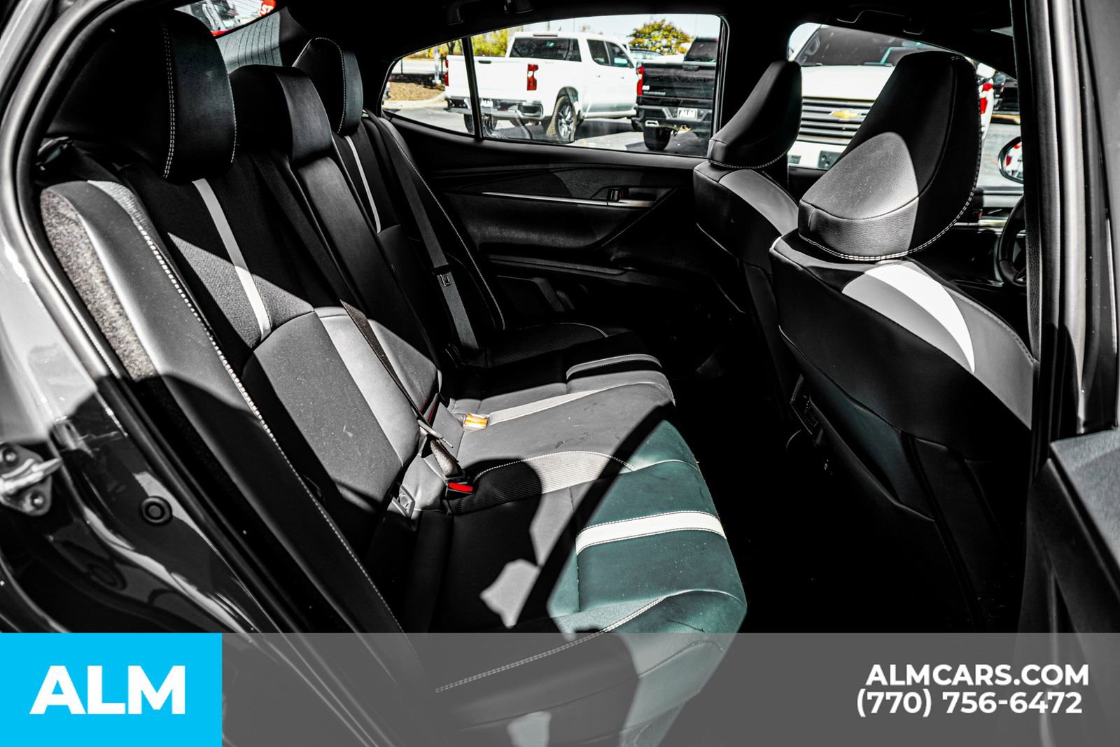 Used 2025 Toyota Camry SE image 24