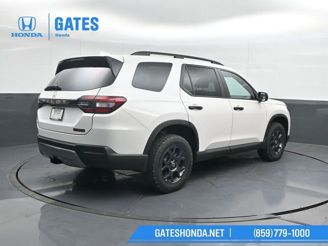 New 2026 Honda Pilot TrailSport image 2